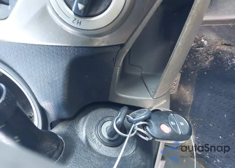 2013 Toyota Tacoma Base V6 z USA, uszkodzony, nr VIN 3TMMU4FN7DM058853